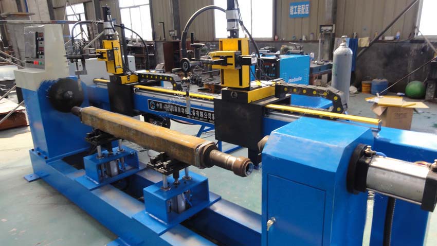 汽車車橋自動數(shù)控焊接專機-濟南冠森自動化設(shè)備有限公司